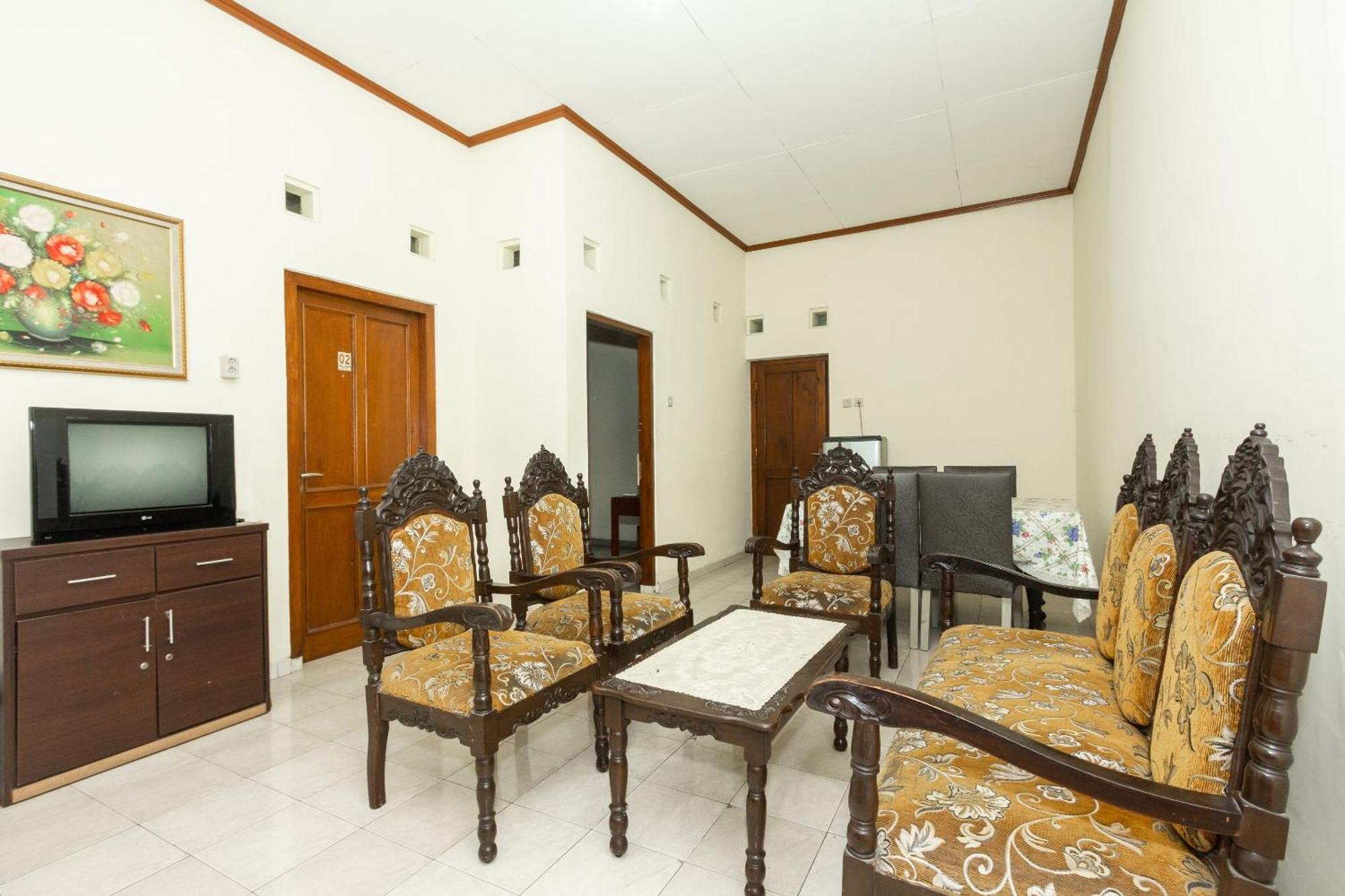 Hotel Super Oyo 1150 Omah Ladrang Kejayan Esterno foto